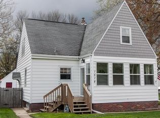 1518 4th St SW, Cedar Rapids, IA 52404