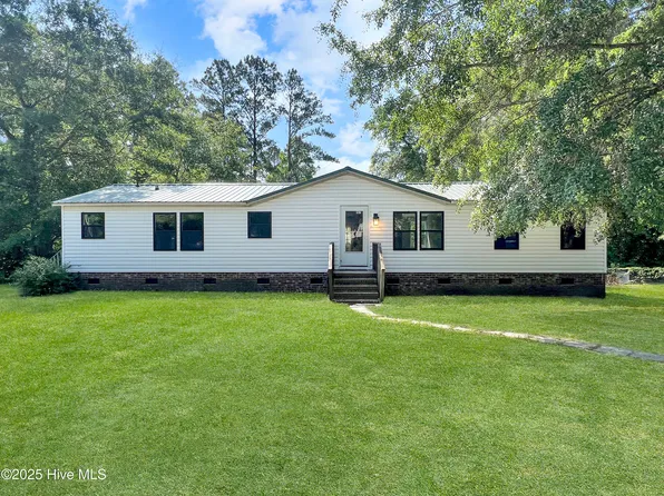 107 Grassy Meadow Drive, Richlands, NC 28574