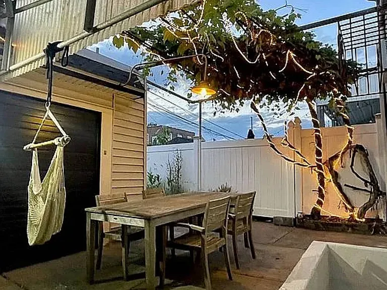 1861 Mulford Ave #1 — Photo 9