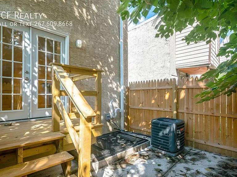 2612 Titan St — Photo 5