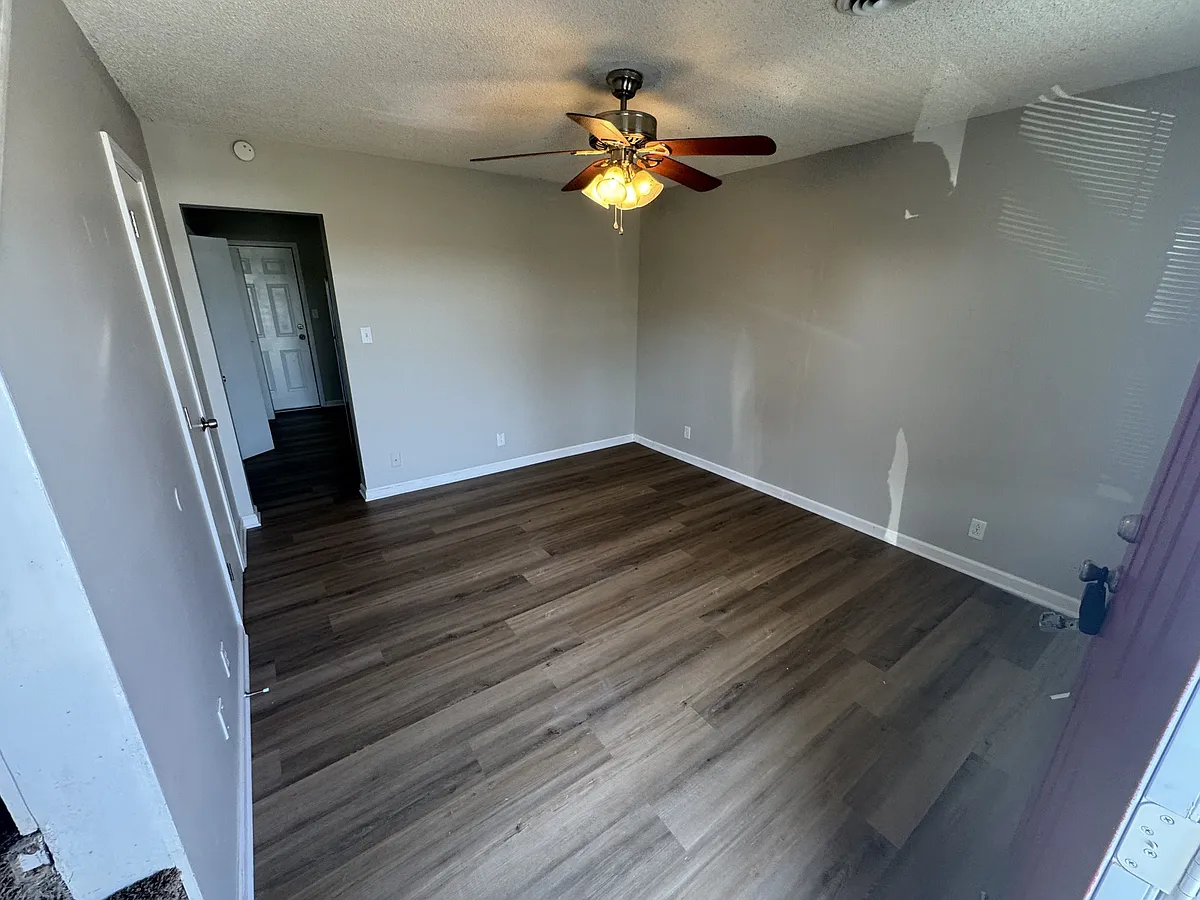 Building Photo - 179 Ingle Dr #B5