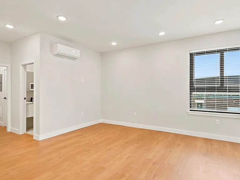 5001 Frankford Ave — Photo 10