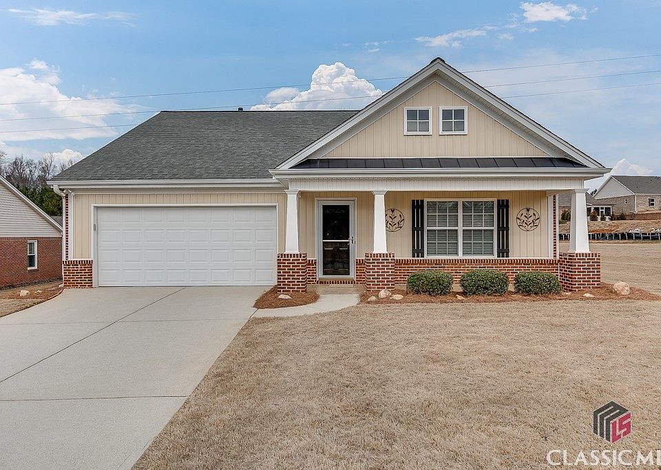 1st image of 28 Blakewood Court