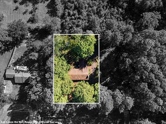 3rd image of 206 Maple St
