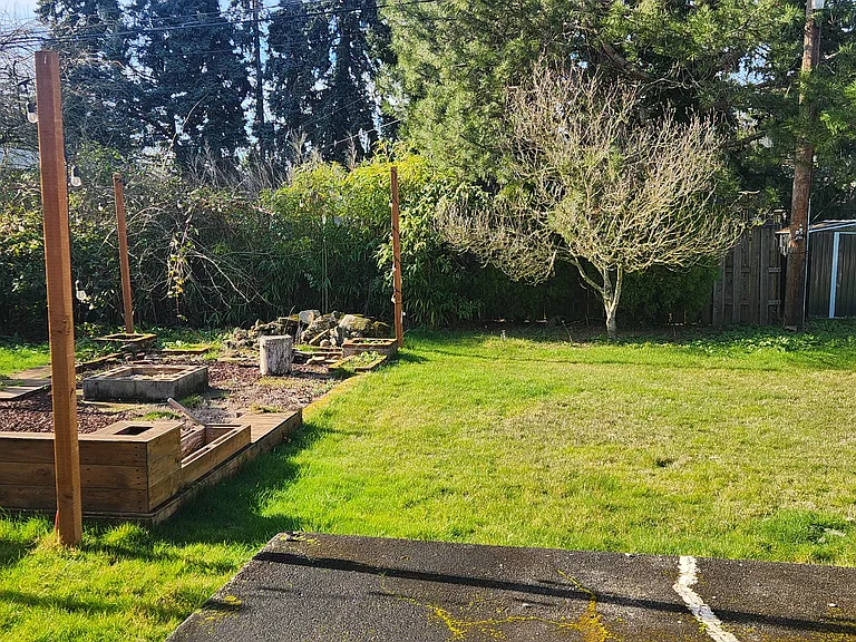609 SE 164th Ave — Photo 8