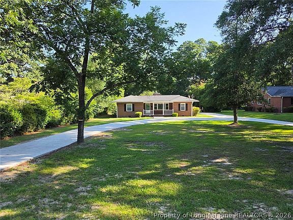 3rd image of 216 Country Club Dr