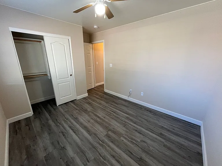 1737 W Median Ave — Photo 8