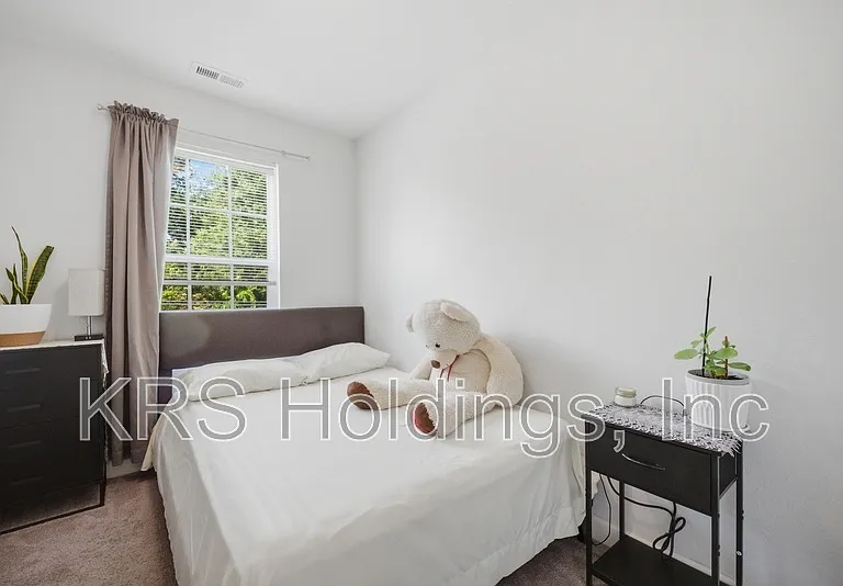 612 Smith St — Photo 8