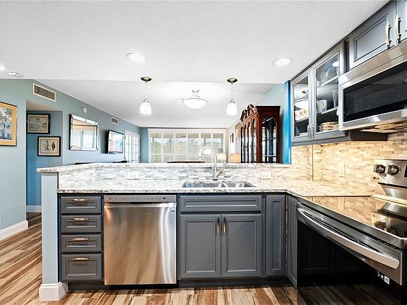 3rd image of 575 Oaks Lane #406