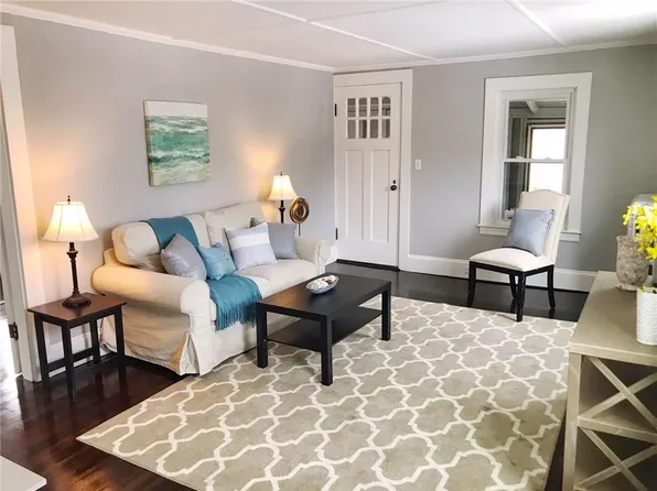 3 Bergin St, Riverside, RI 02915