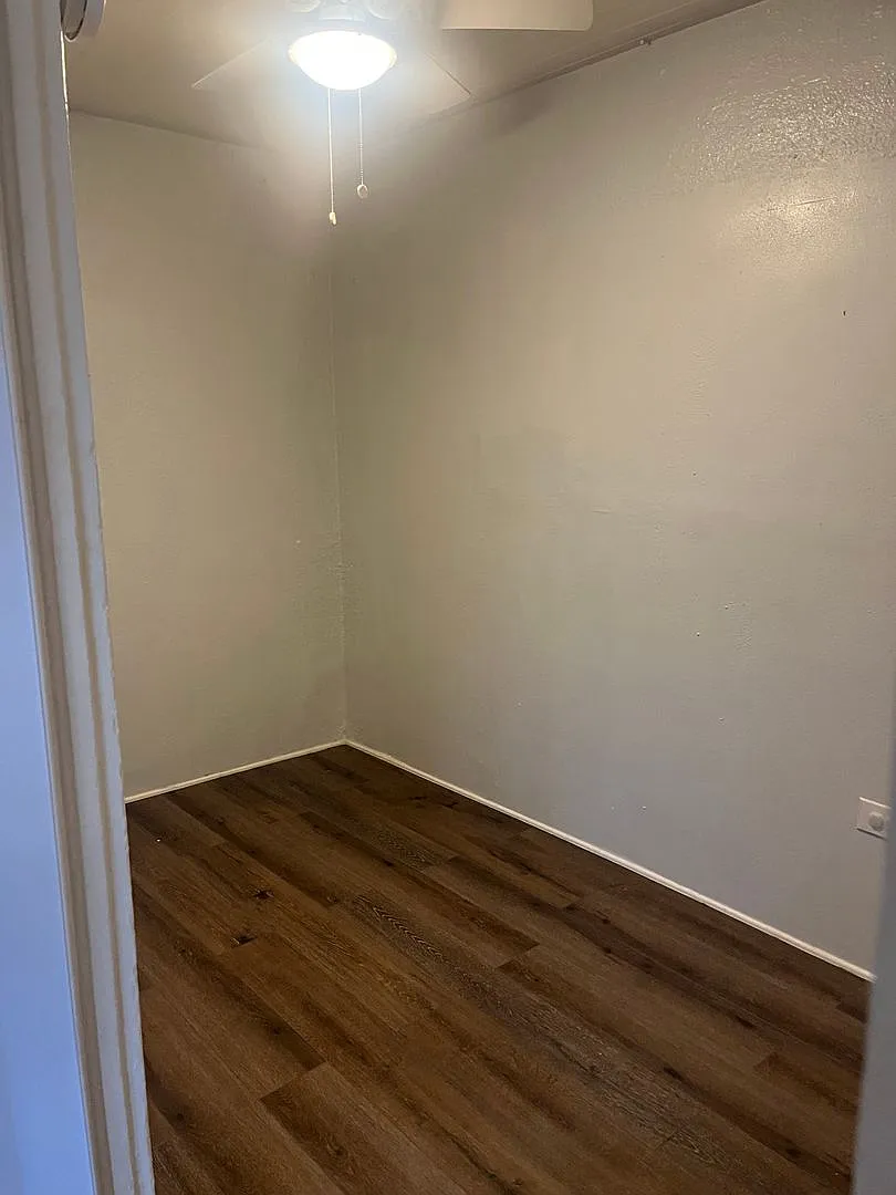 Unique 2 bdrm Apartment — Photo 2