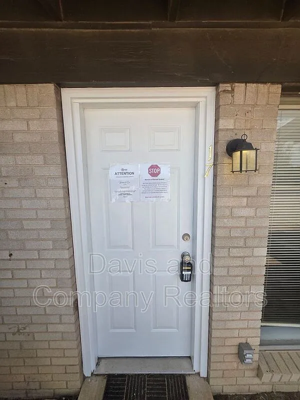 1 bed, 1.0 bath, 400 sqft, $800 — Photo 2