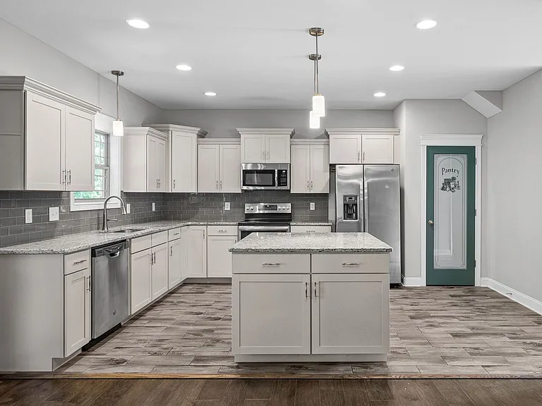 1381 Morning Star Dr — Photo 13
