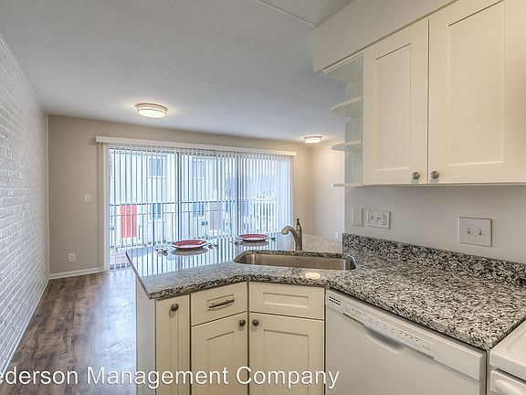 3rd image of 4414 Jarboe St APT 9