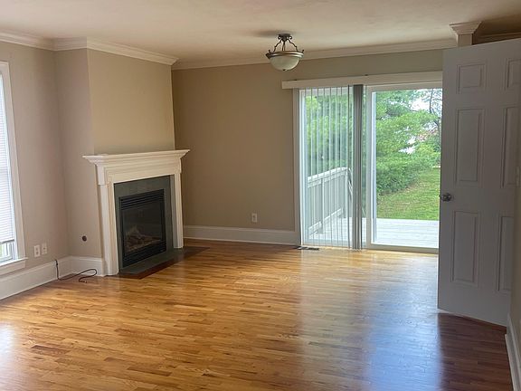 3rd image of 50 Chrisman St