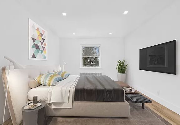 5th image of 3238 Layton Ave