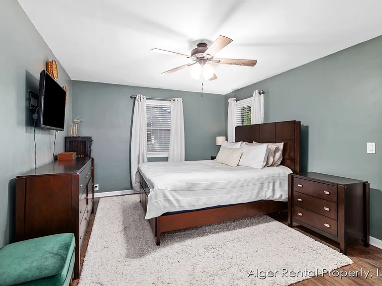 1039 Alger St SE — Photo 9