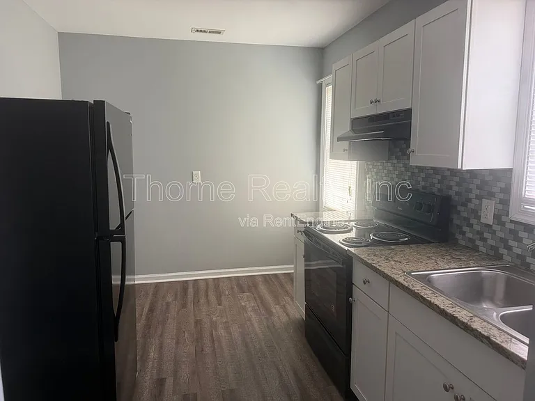 700 Pinehaven Dr — Photo 9
