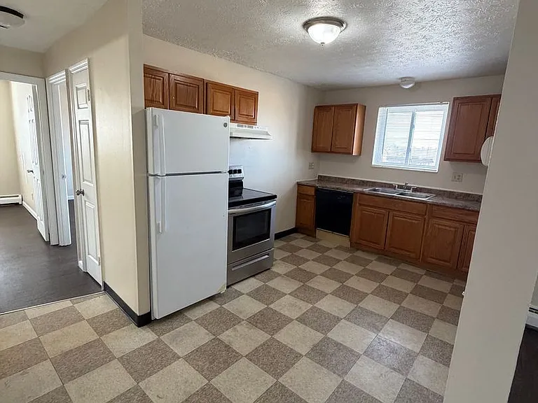 2679 Montana Ave — Photo 4