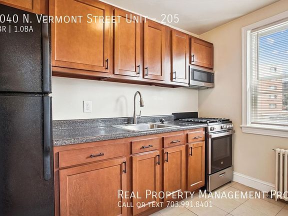 4th image of 2040 N Vermont St Unit 205