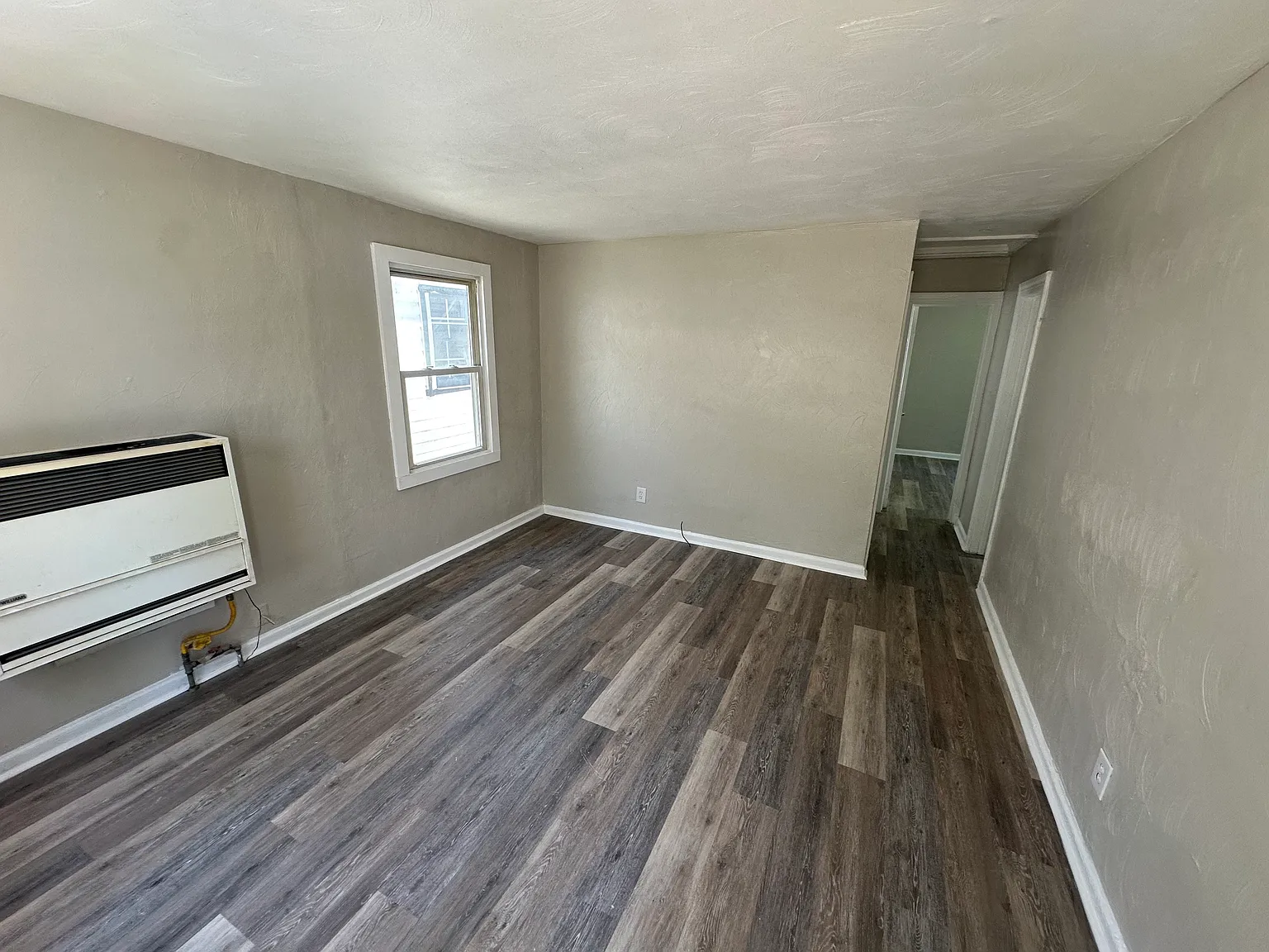 2 bed, 809 sqft, $1,285 — Photo 2