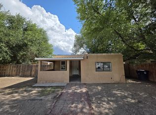 4718 Glendale Rd NW, Albuquerque, NM 87105