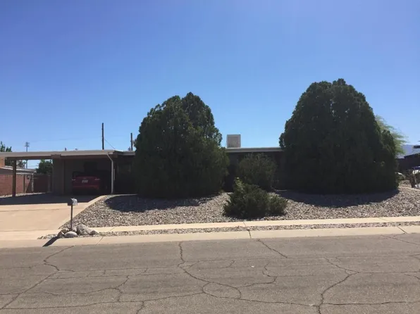 8421 E Balfour Dr, Tucson, AZ 85710