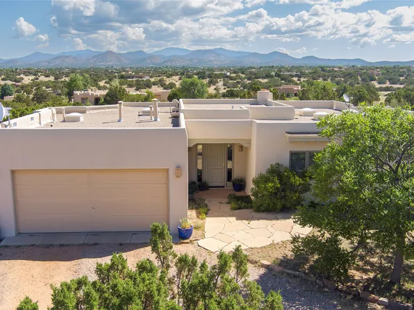 19 Estambre Rd, Santa Fe, NM 87508