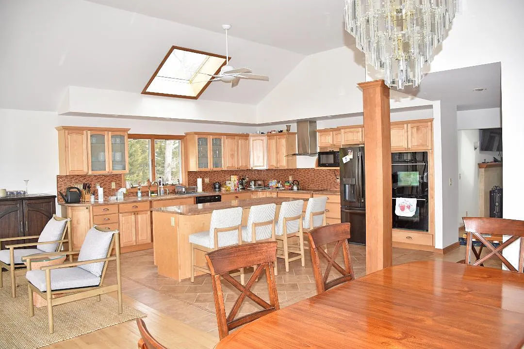 Quogue Fall 2025 3 Brs 1 Level Views! Off Season — Photo 2