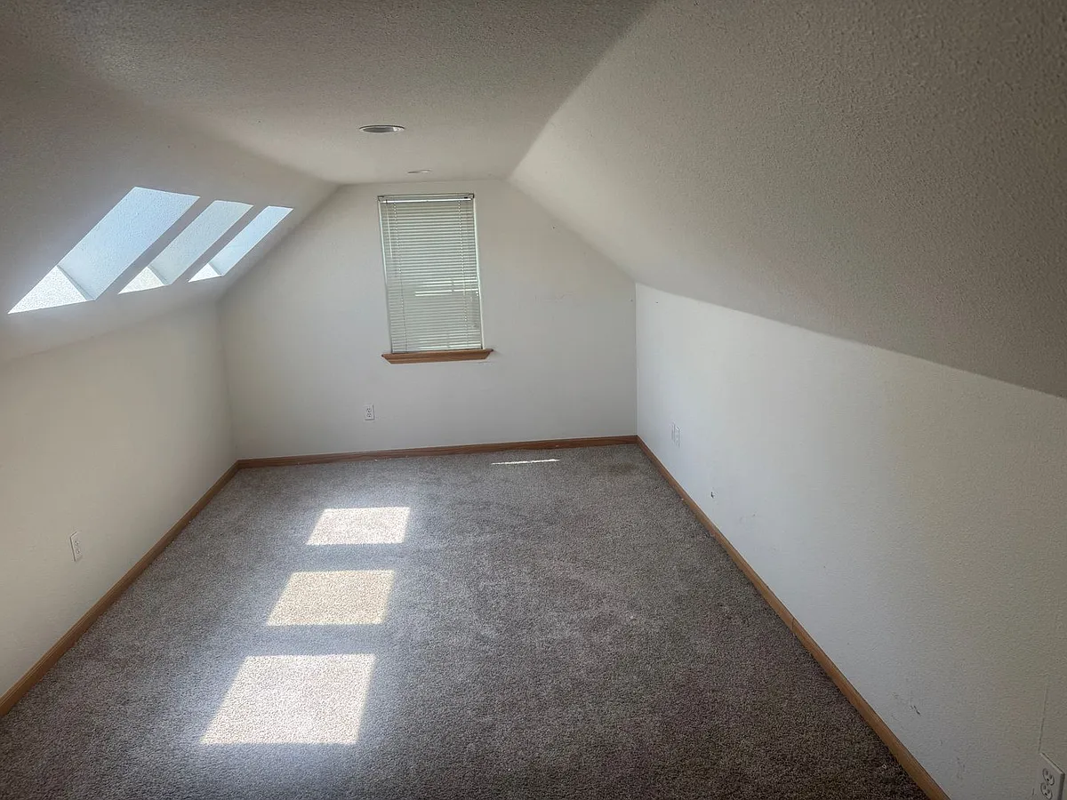 Building Photo - 819 A St #12