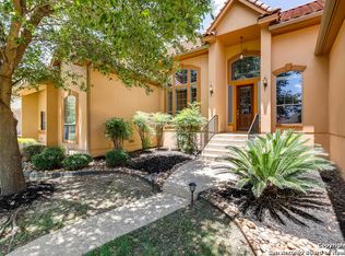 31 Three Lakes Dr, San Antonio, TX 78248
