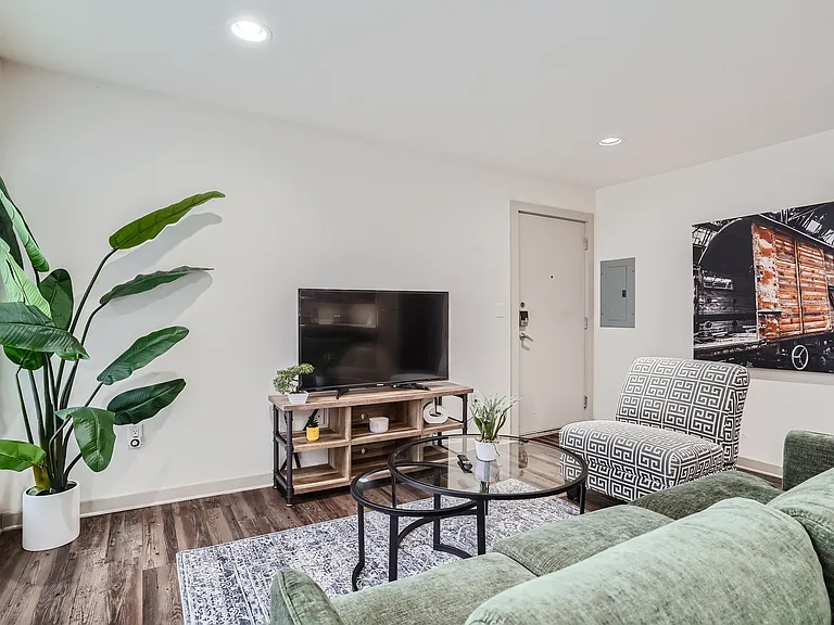 2806 Reagan St #104 — Photo 7