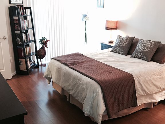 4th image of 3175 NE 184th St APT 3103