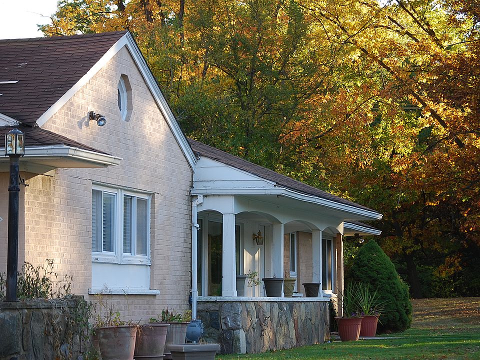 1st image of 909 Bloomcrest Dr