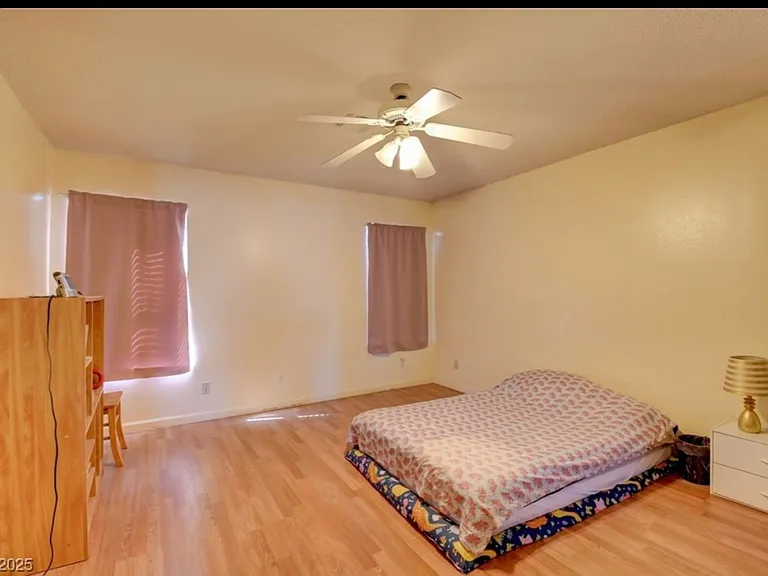 4053 Hazelridge Dr — Photo 16