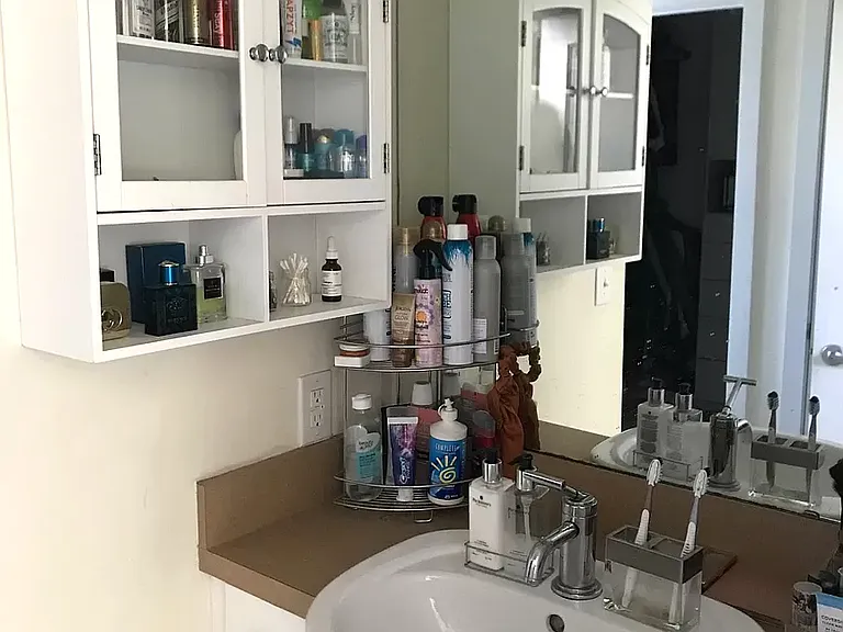 663 Alexander St #1 — Photo 10