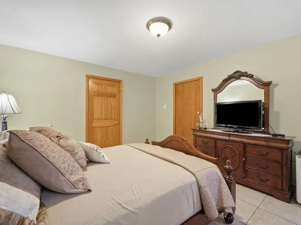 20-15 Menahan Street image 14 of 38