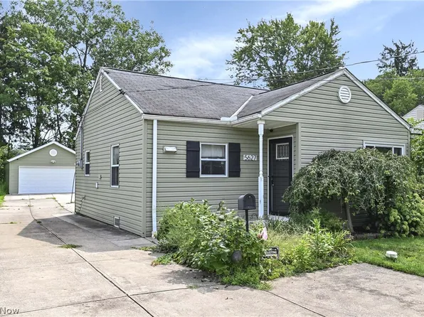 5627 Burns Rd, North Olmsted, OH 44070