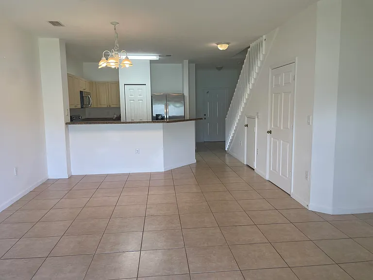 5187 SE Mariner Garden Cir — Photo 3