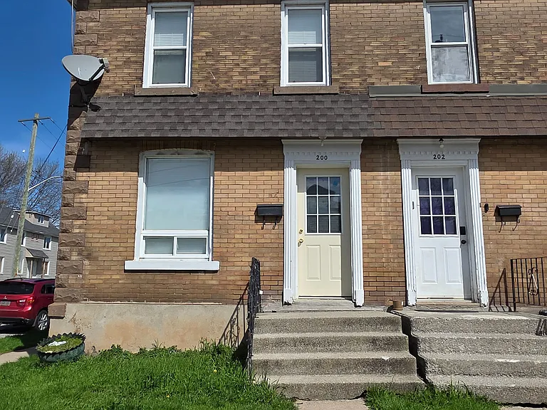 200 W Hellems Ave — Photo 1