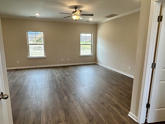 5th image of 6010 Venable Ct