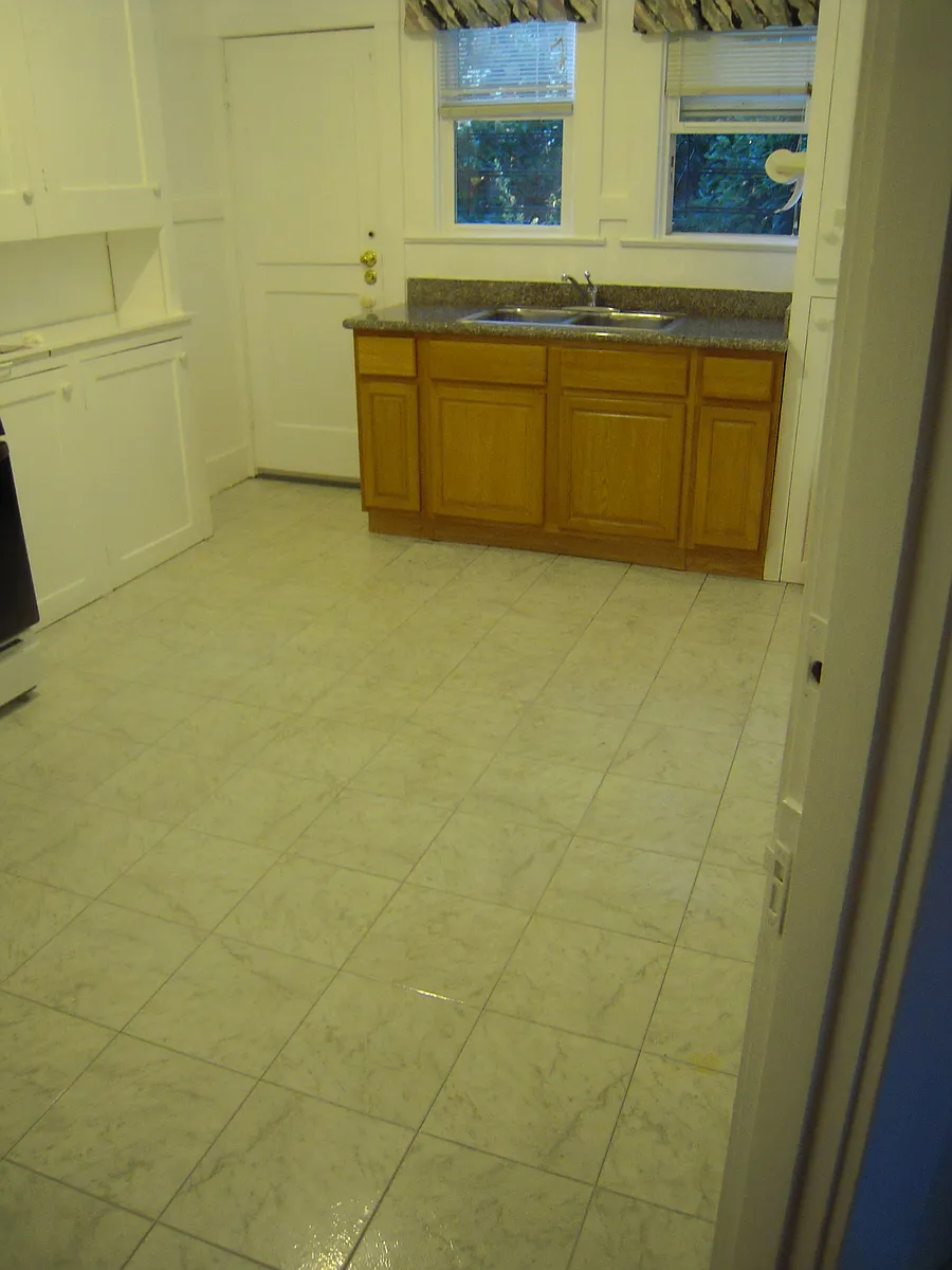 Building Photo - 2505 Stuart St #2505