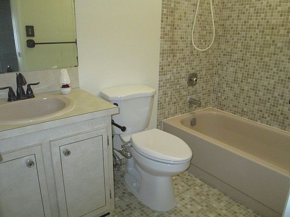 5th image of 12102 SW 110th Street Cir N