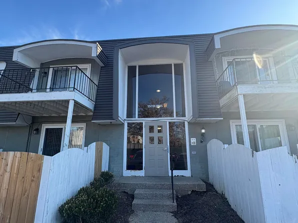 1512 La Fontenay Ct, Louisville, KY 40223