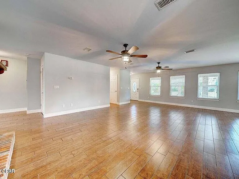 350 Greenwood Cir — Photo 12