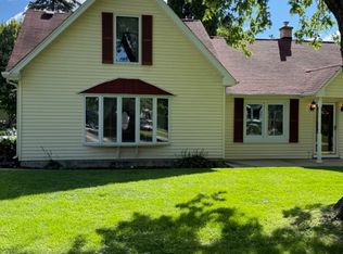 125 Maple Ct #1, Geneva, IL 60134