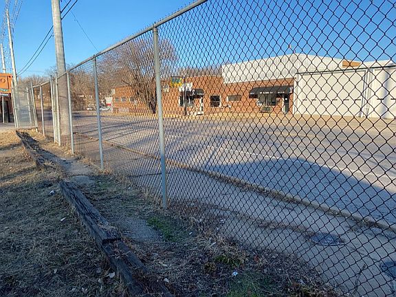 4th image of 70 N 10th St