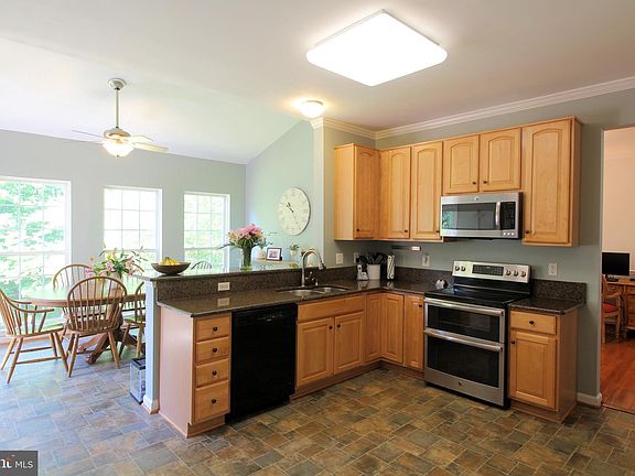3rd image of 6912 Yeoman Ct