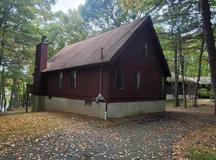 110 Maple Dr, Shohola, PA 18458