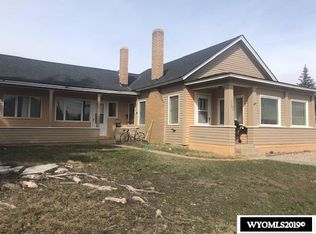 320 6th St, Rawlins, WY 82301